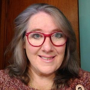 Meet your Posher, Carolyn